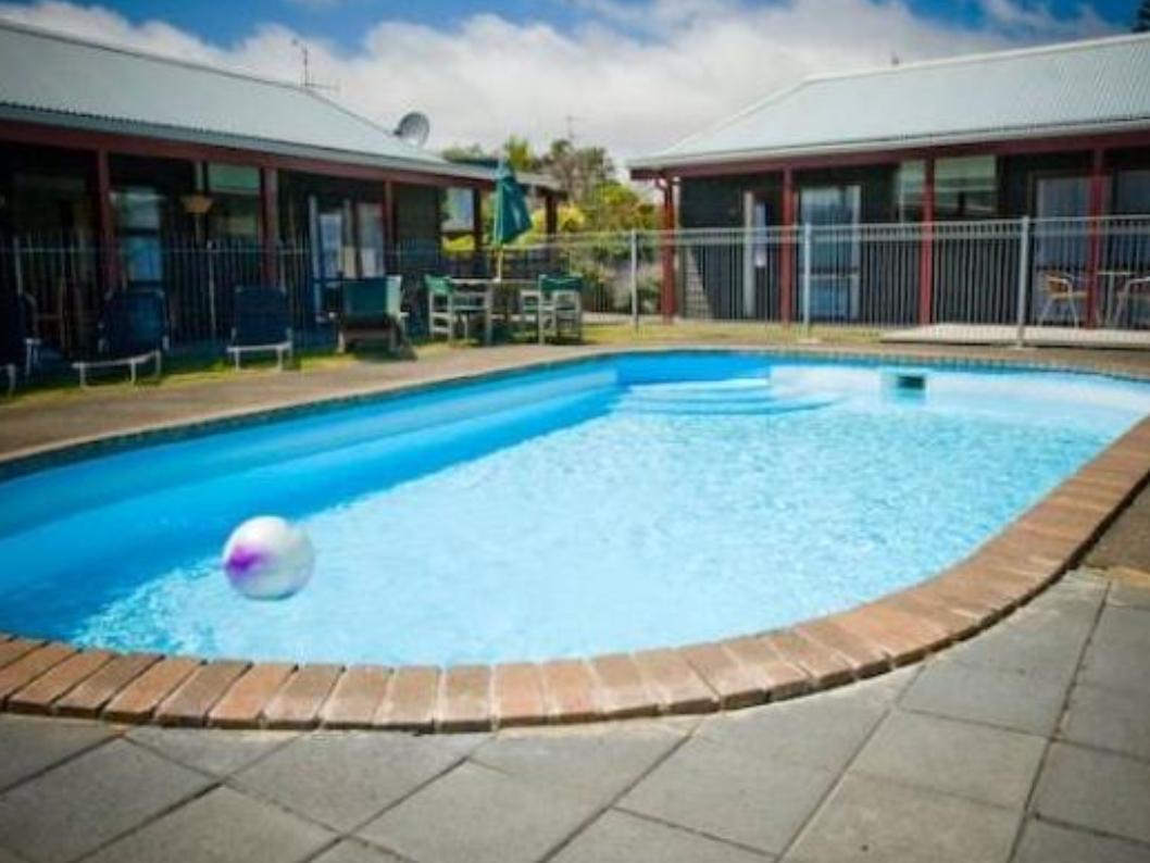 Asure Kapiti Court Motel Paraparaumu Exteriör bild